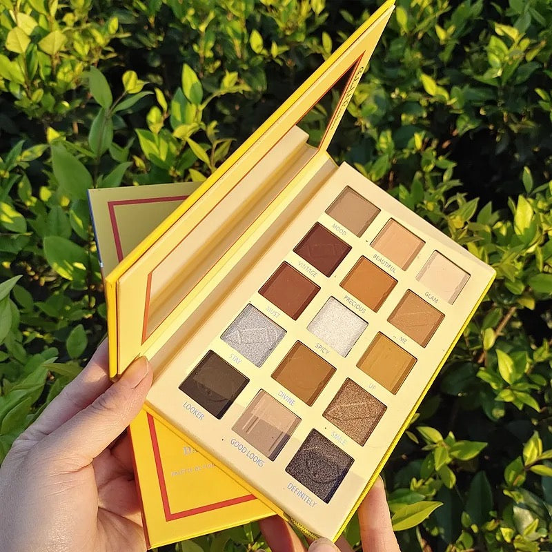 In the Nude Eye Shadow- 15 Shade Palette