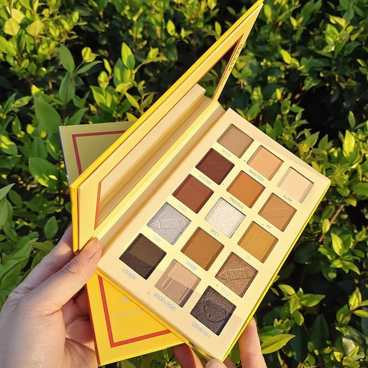 In the Nude Eye Shadow- 15 Shade Palette